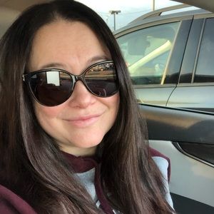 Meet your Posher, Jennifer